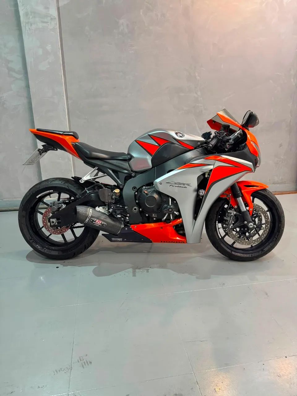 CBR 1000RR FIREBLADE - Foto 2