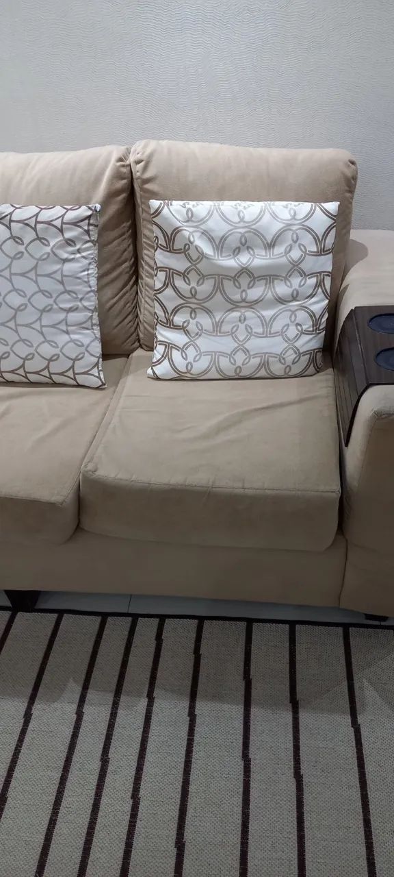 Vendo 2 sofás grandes de 3 lugares ótimo preço. - Foto 4