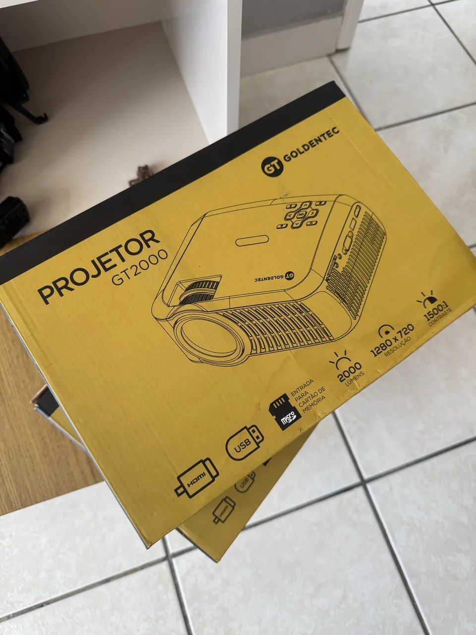 Projetor goldentec gt2000