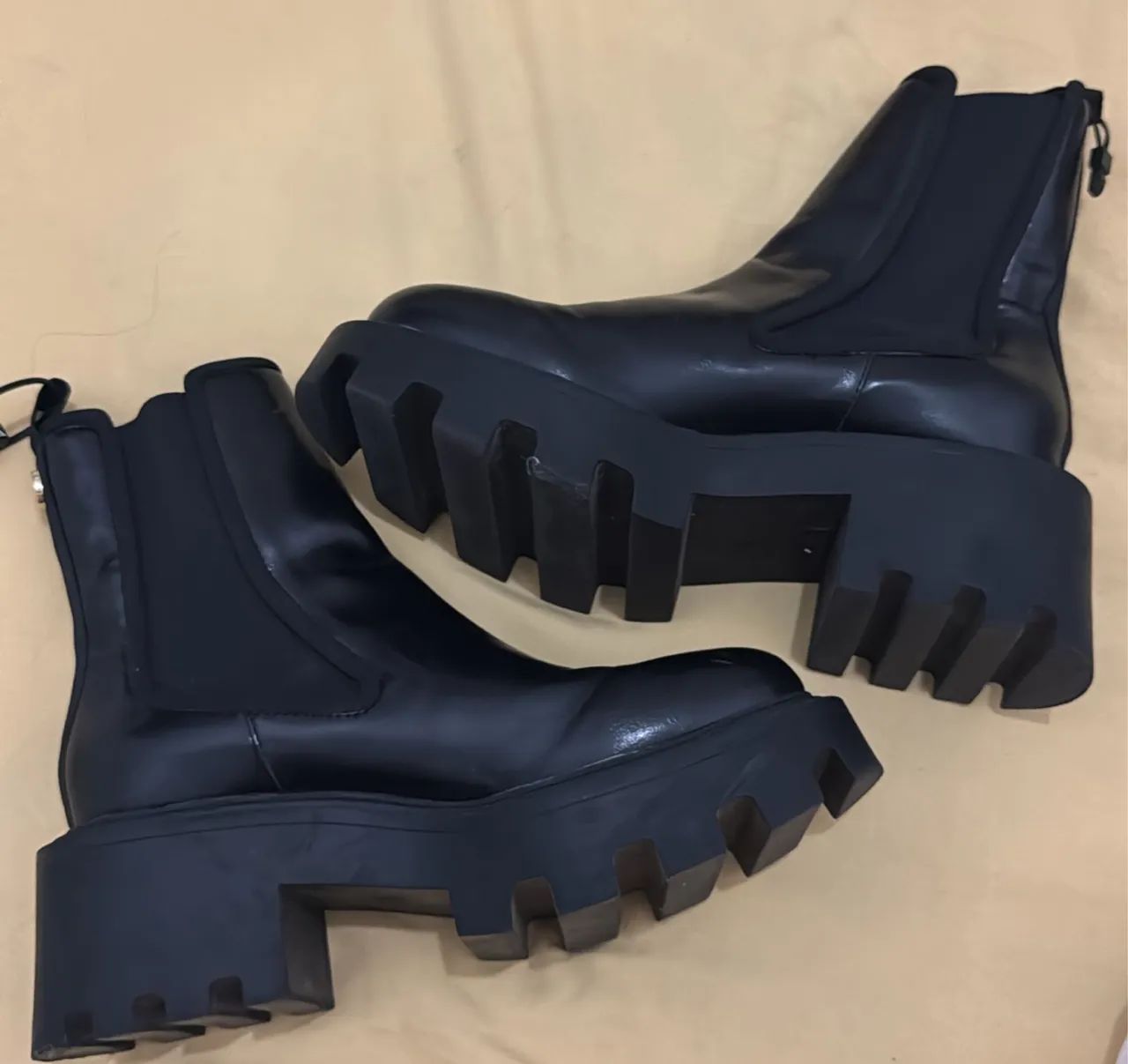 Coturno preto Zara