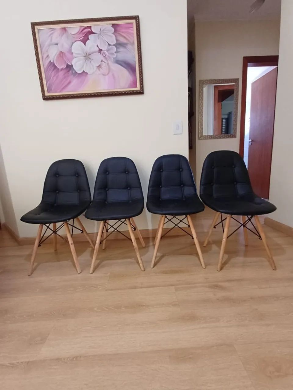 Jogo com 4 Cadeiras Charles Eames Eiffel Botonê Pretas - Perfeito Estado - Foto 3
