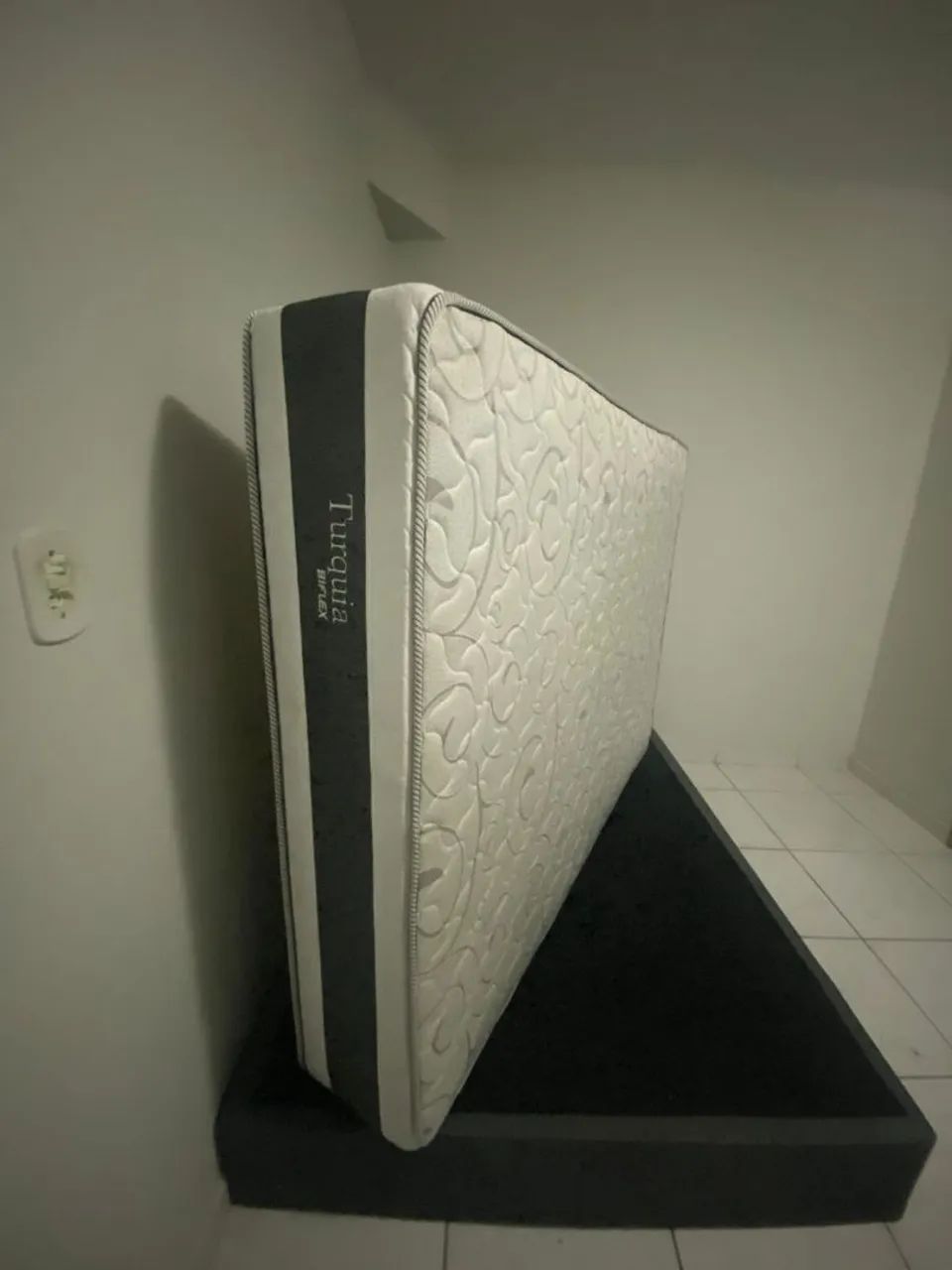 Vendo colchão de casal com base box