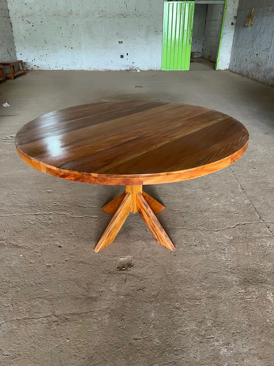 Mesa de jantar redonda em madeira  - Foto 3
