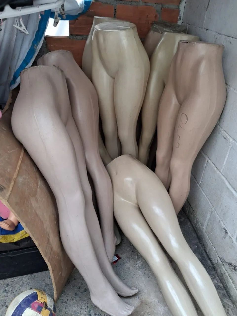 Maniquim com apoio - Foto 2