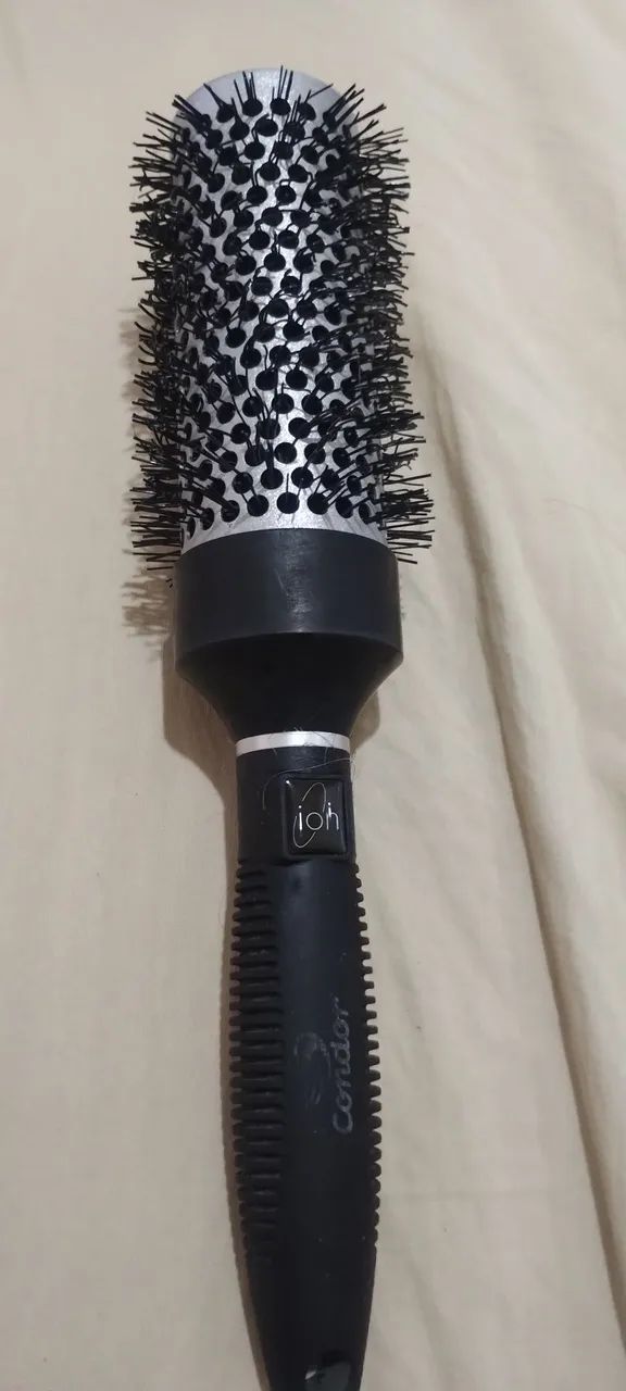 Vendo duas escovas profissional pra salão de beleza ou pra uso  pessoal  - Foto 2