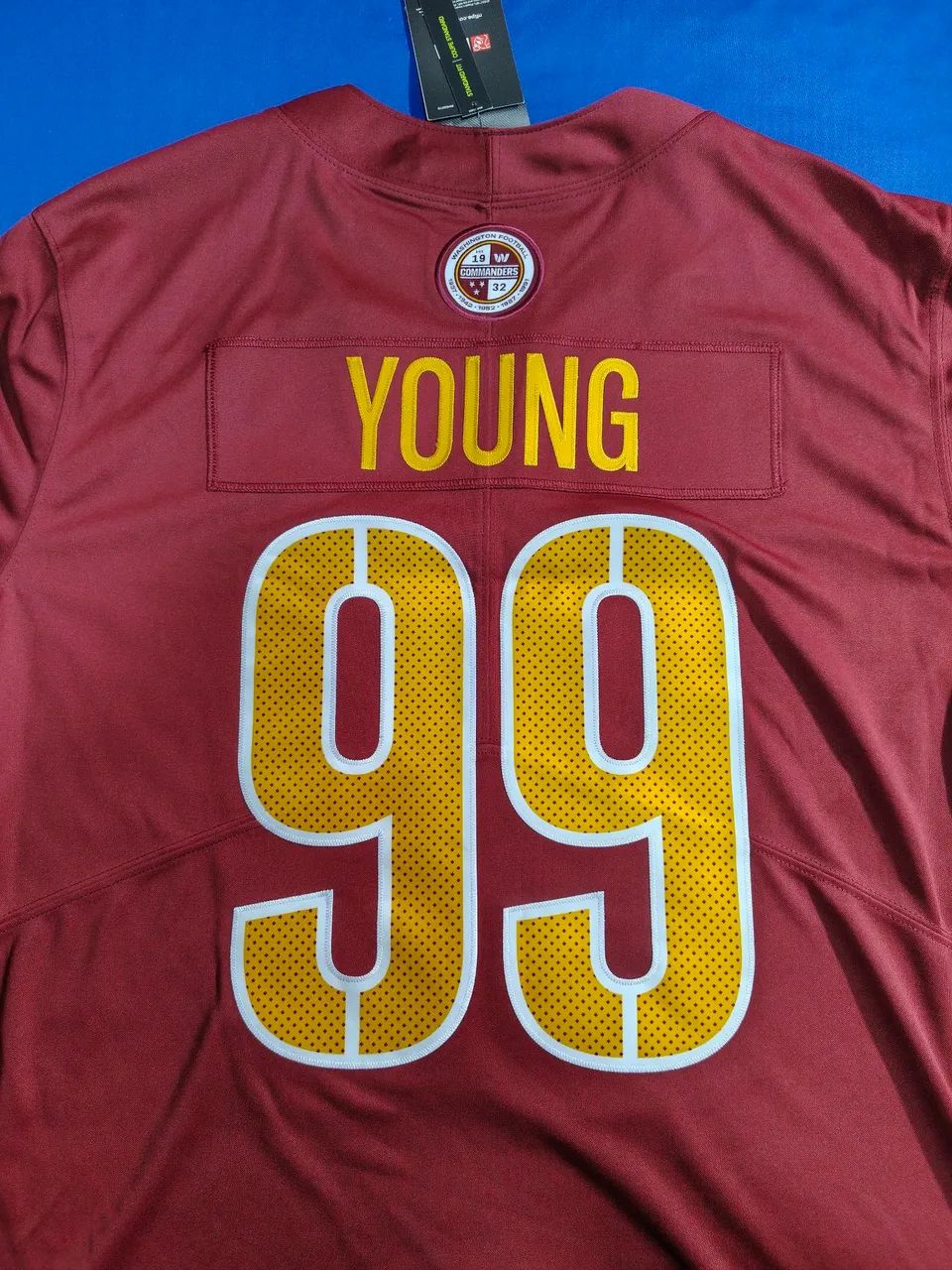 Camisa NFL Chase Young Nike Vapor - Commanders - Foto 4