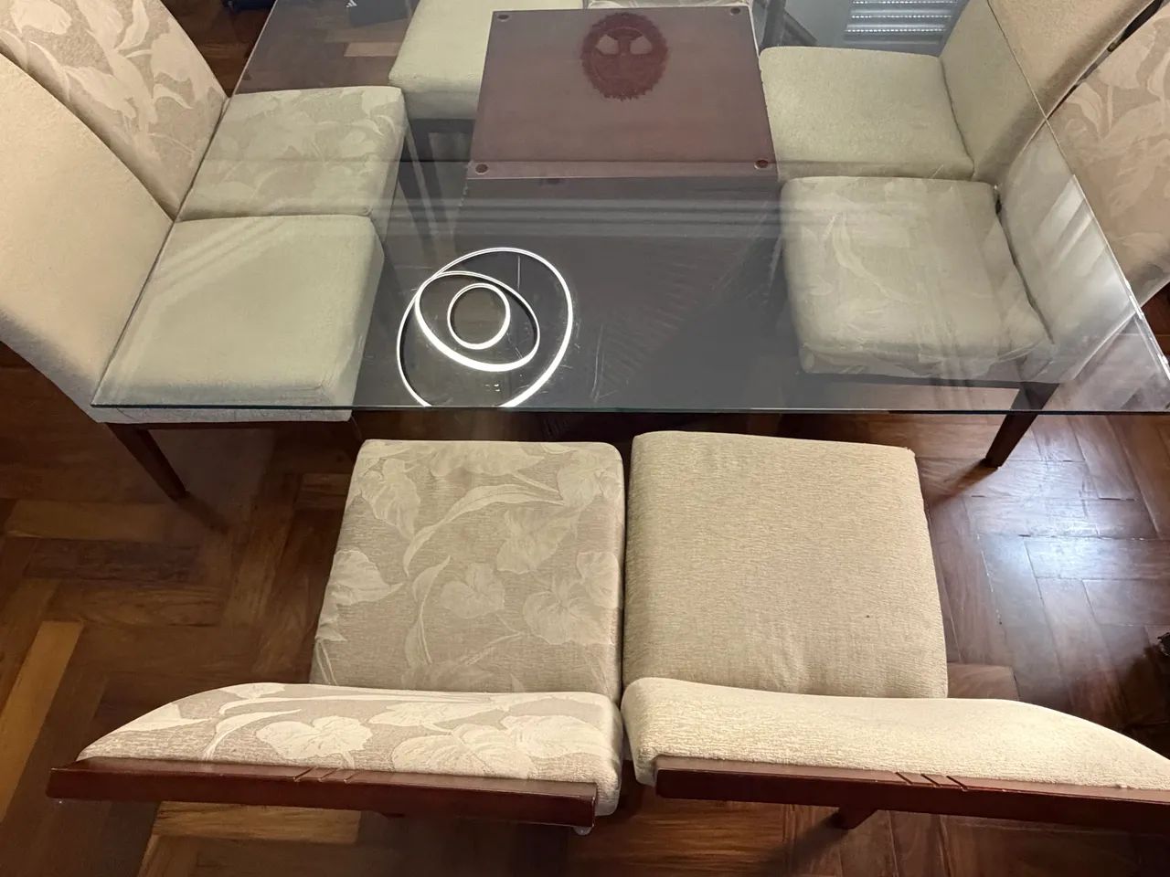 Mesa de Vidro temperado Quadrada com 8 cadeiras - Foto 5