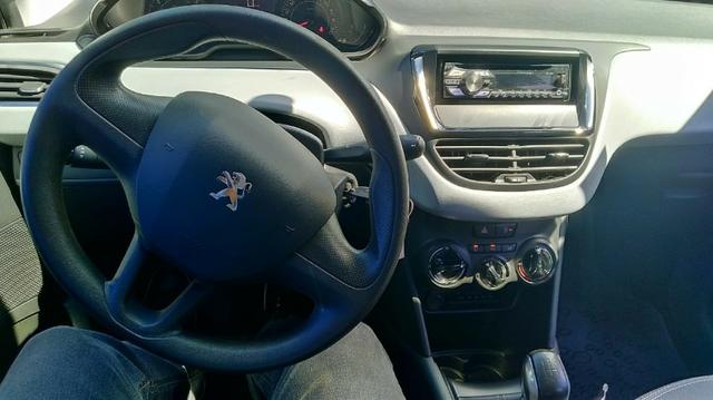 Peugeot 208, única dona, apenas 31.000Km rodados! Super novo! - Foto 5