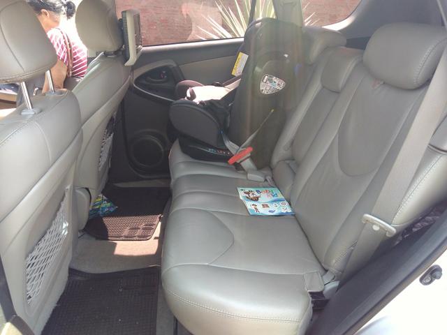 Toyota RAV4 Super Conservada - Foto 5