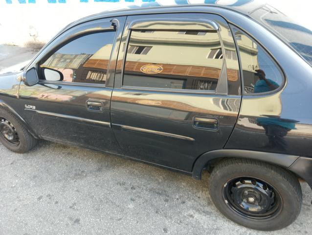 Corsa sedã álcool de fabrica pneus novos ano 2004 2005 - Foto 2
