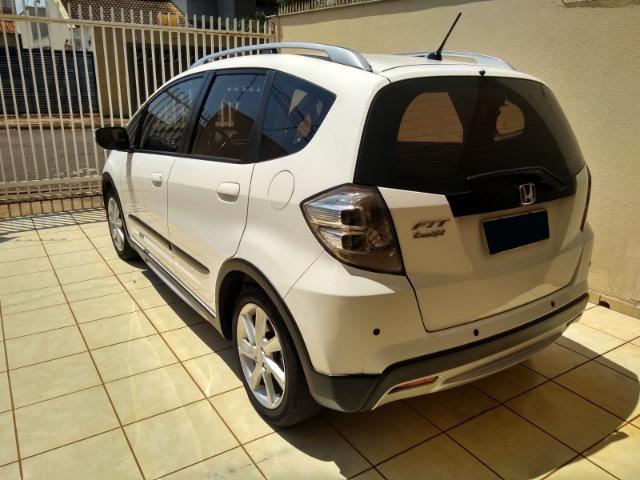 Vendo Fit Twist 13/13 branco, placa A, excelente estado baixa KM Londrina - Foto 3
