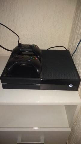 Xbox one 500gb e 2 controle