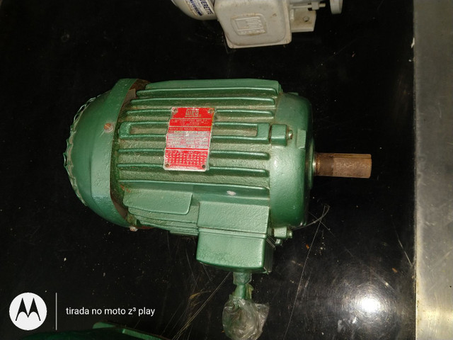 Vendo motores de 2 e 3 CV. De 380V