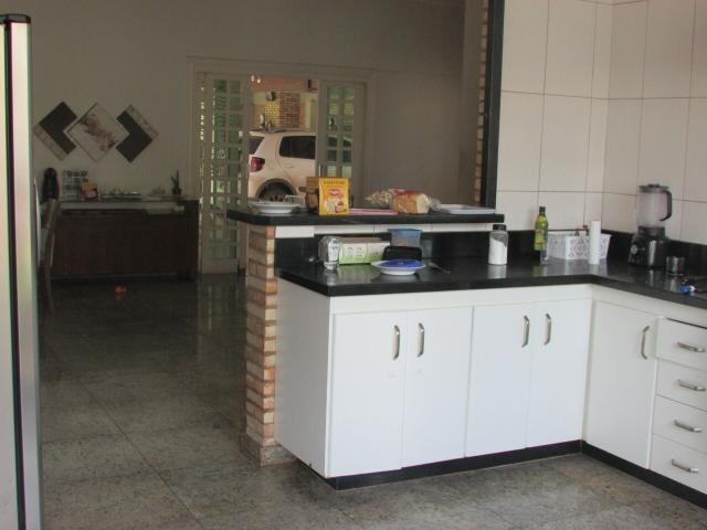 Casa em lote de mais de 1000 m2 - Foto 8