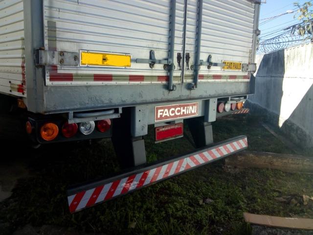 Conjunto VW 19320 ano 2008 + Carreta Baú Facchini - Foto 3