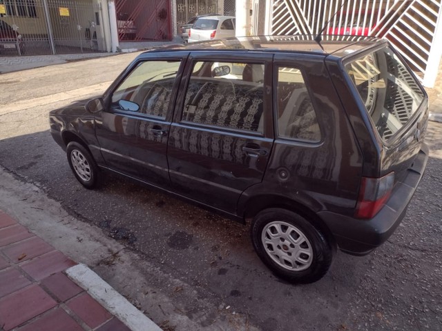 CARRO UNO 2005