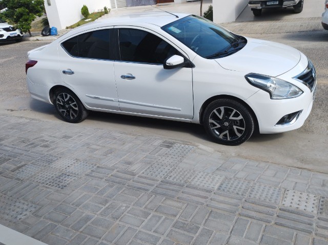 NISSAN VERSA UNIQUE 2017