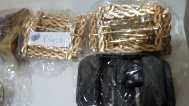 Lote de Fivelas e Argilas Novas!! Leia o Anúncio!!Leia o anúncio!! - Foto 5
