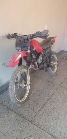 MOTO DE TRILHA