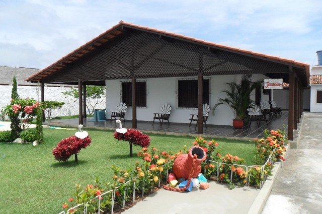 Casa para temporada em Prado Bahia, com Piscina a 300 mts da praia