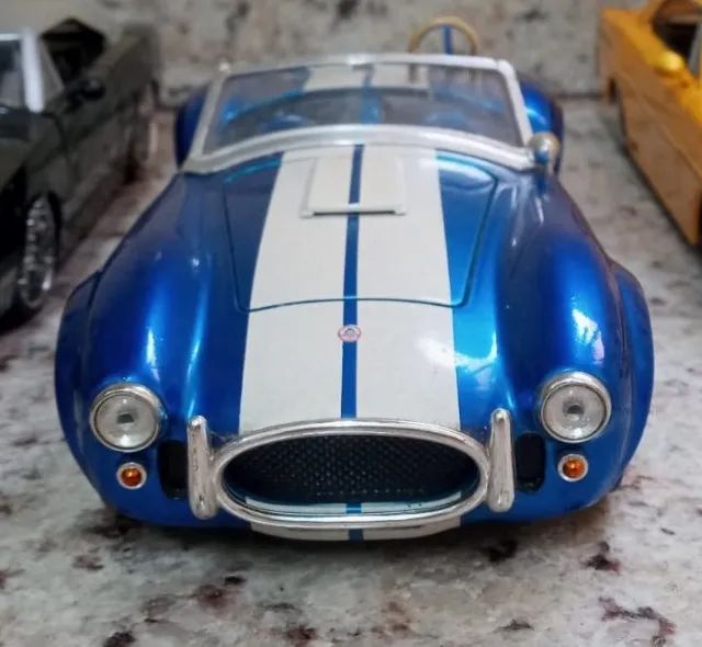 Miniatura Carro Colecionável Ford Shelby Cobra 427 1965 Azul