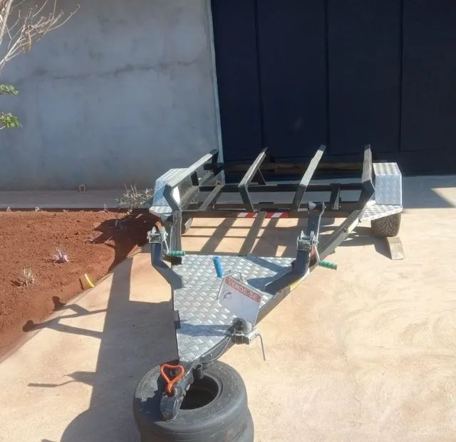 Carreta rodoviária dupla para jet ski