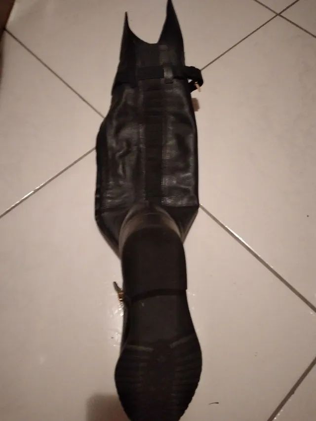 Bota cano longo em couro  - Foto 5
