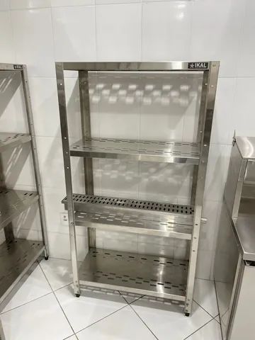 Estante de inox com 4 planos perfurados