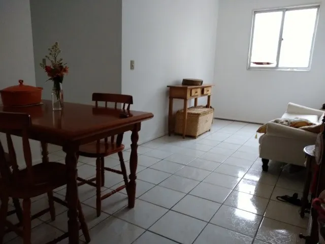 Ótimo Apartamento em Condomínio Fechado Perto de TUDO. Pra vender rápido.