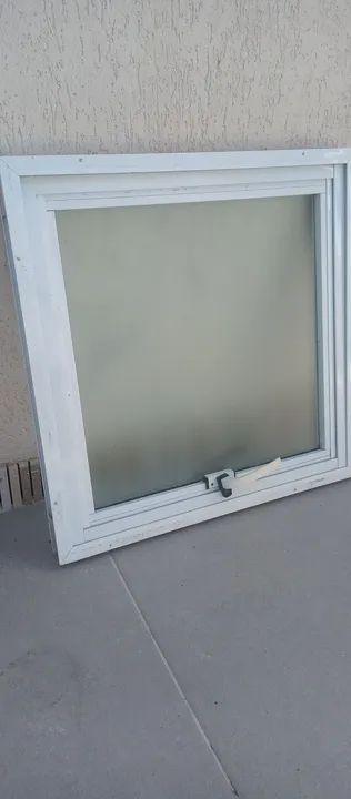 Janela Maxim-ar de Alumínio Branca/0,57×0,57 - Foto 5