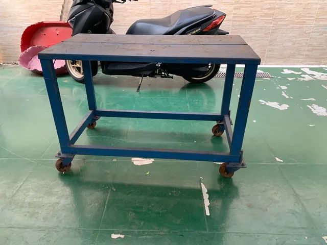 Mesa ferro rodízio forte