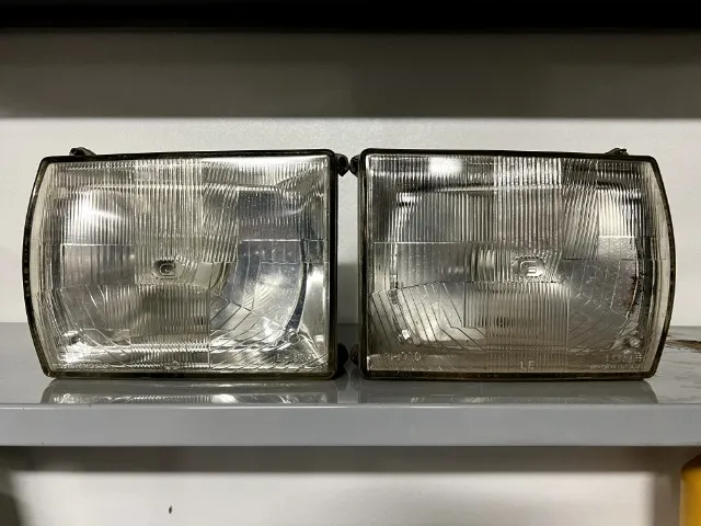 Par farol Cibié assimétrico original Saveiro / Gol BX 80/86