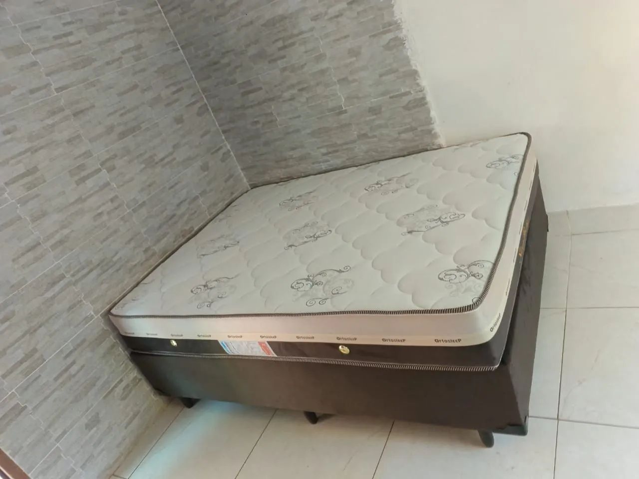 Cama casal com colchão molas ensacado