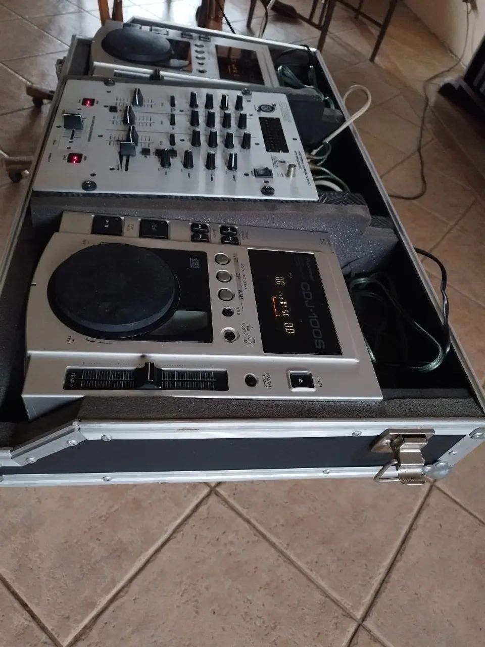CDJ PIONEER + MIXER + HARDCASE - Foto 2
