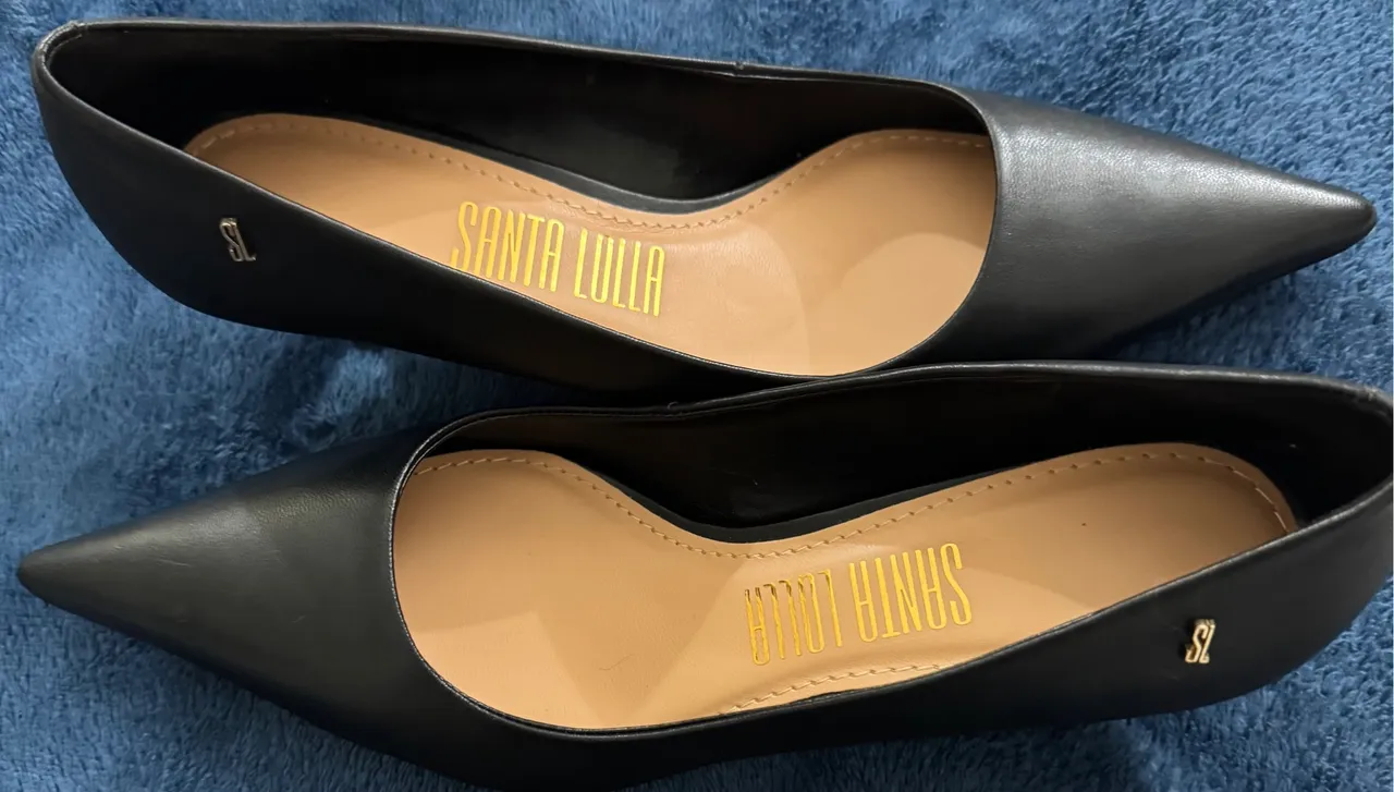 SCARPIN PRETO SANTA LOLA - NOVO - NUNCA USADO