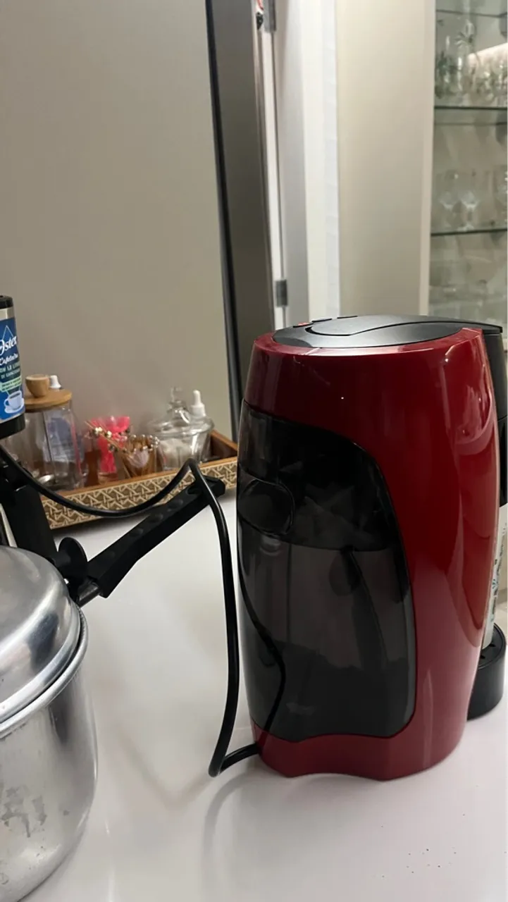 Cafeteira Elétrica Vermelha Três Corações + Cápsula retrolavagem