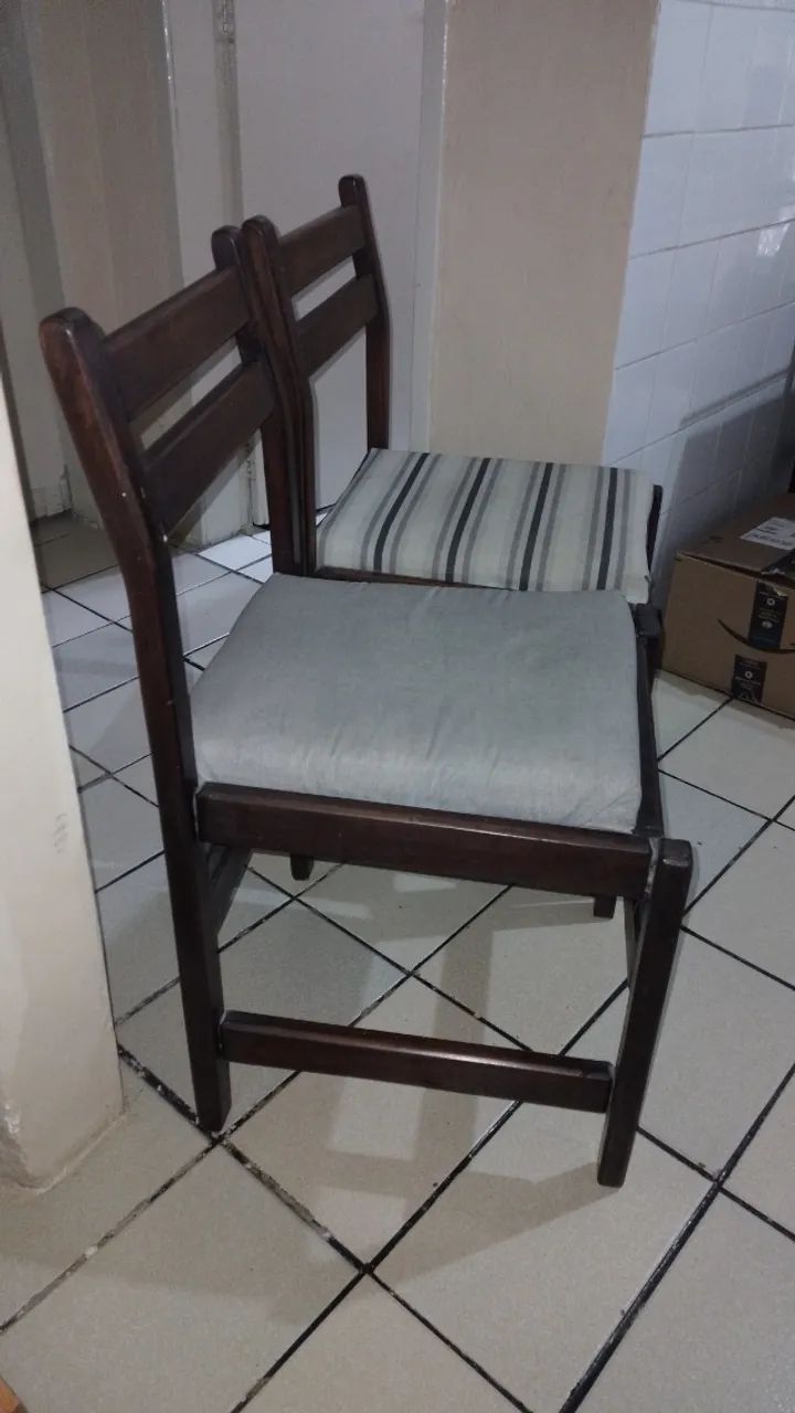 Relíquia, vendo 4 cadeiras retrô, 150 cada - Foto 2