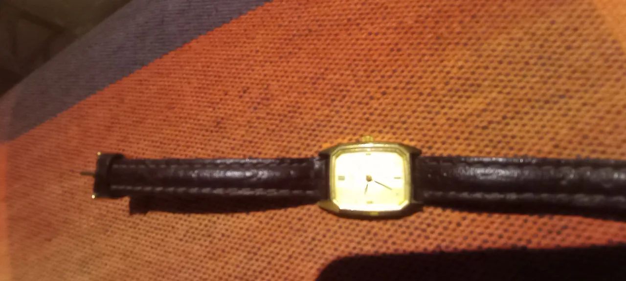 Relógio Citizen de pulso feminino dourado - Foto 2