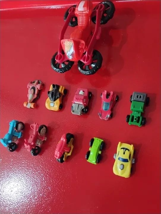 Lote carrinhos  Kinder ovo  - Foto 2