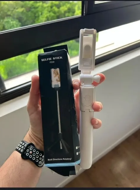 Bastão de selfie versátil vira tripé para celulares NOVO