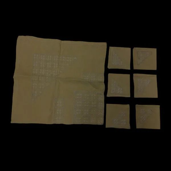 TOALHA DE MESA EM LINHO AMARELO