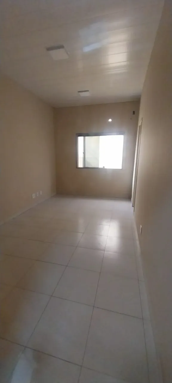 Aluga salas comerciais na Avenida jatuarana.
