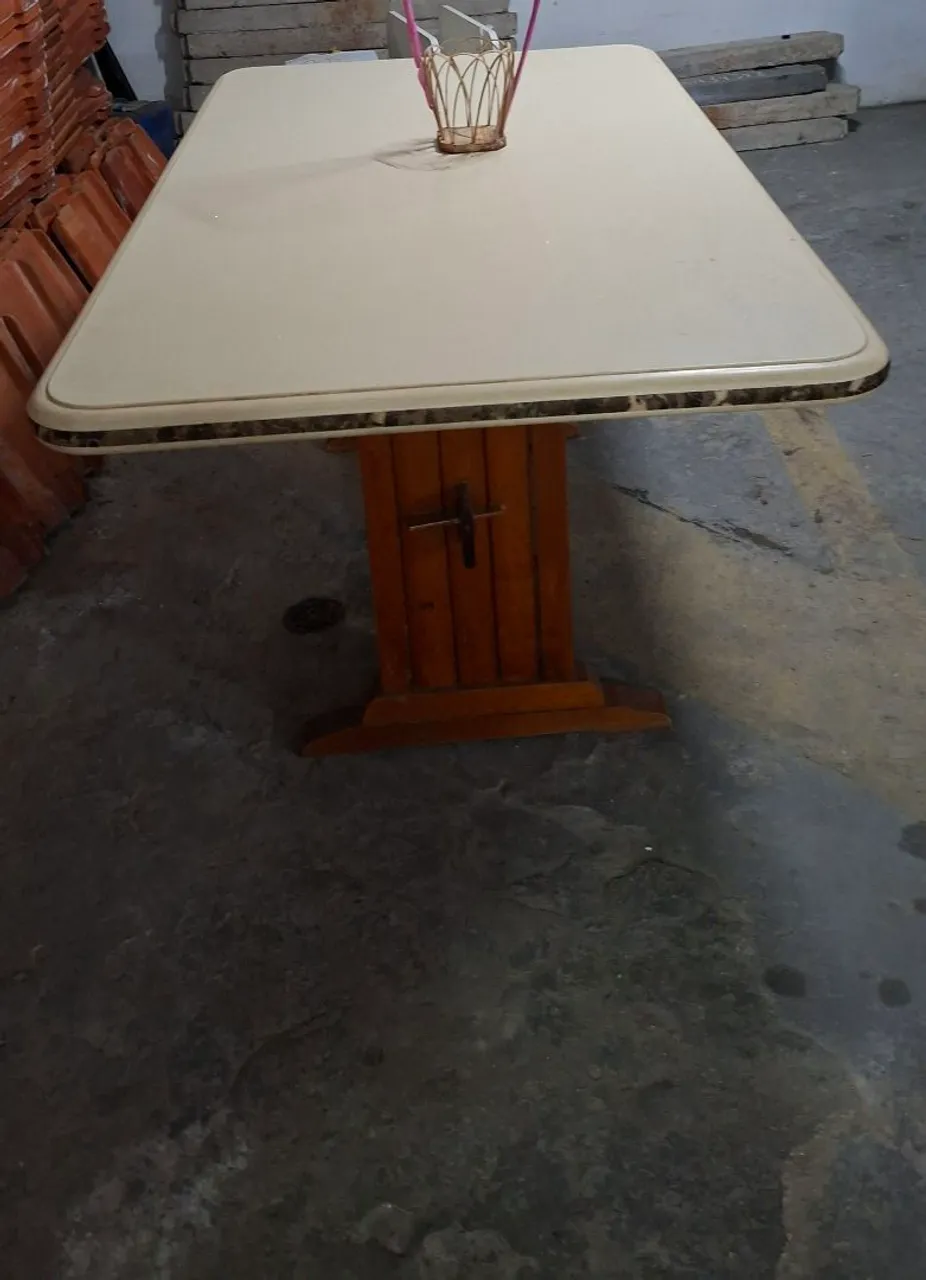 Mesa de Jantar Clássica