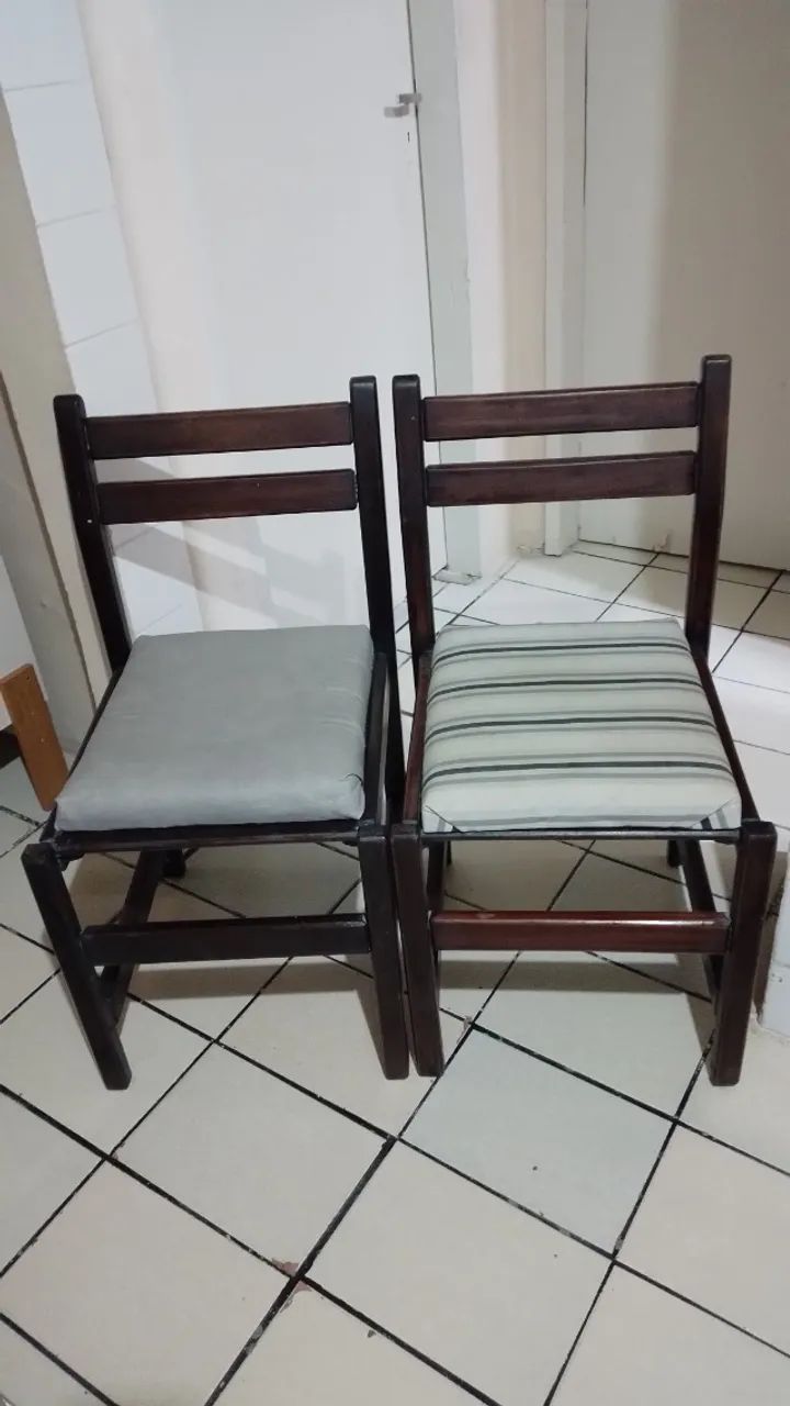 Relíquia, vendo 4 cadeiras retrô, 150 cada