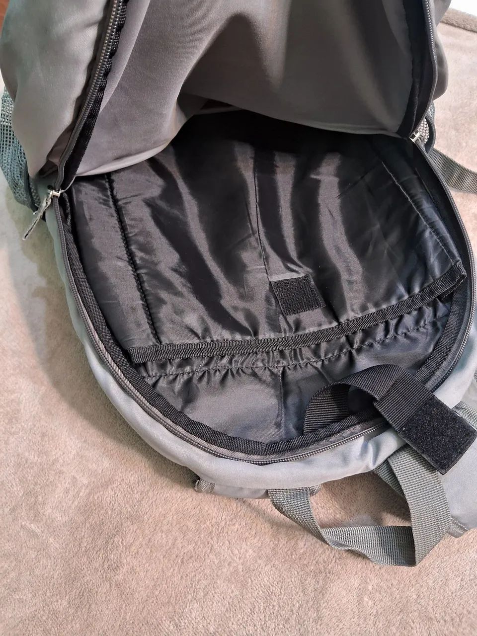Mochila Asics Cinza - Usada - Foto 5