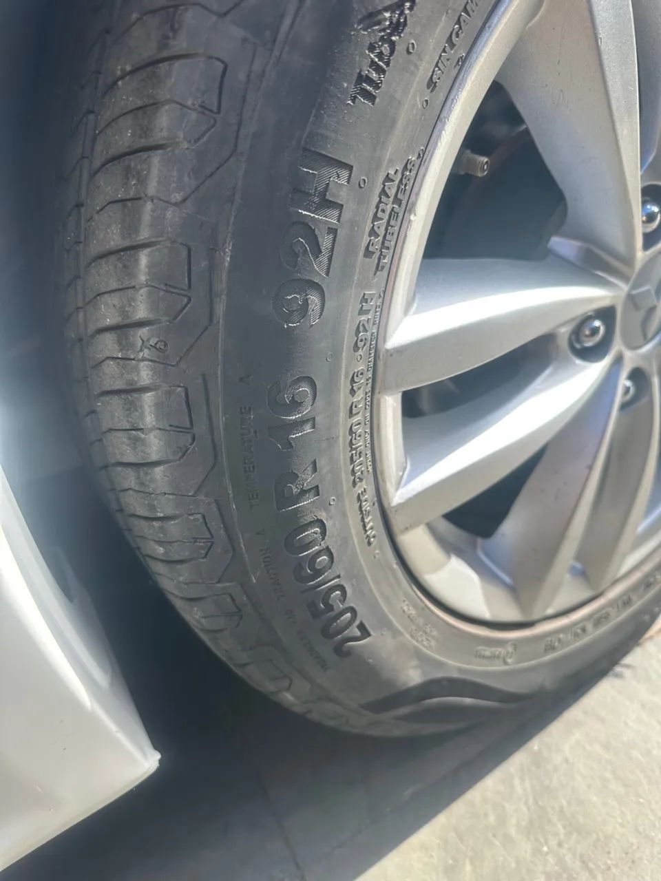 Rodas e Pneus 205/60 R16 92H