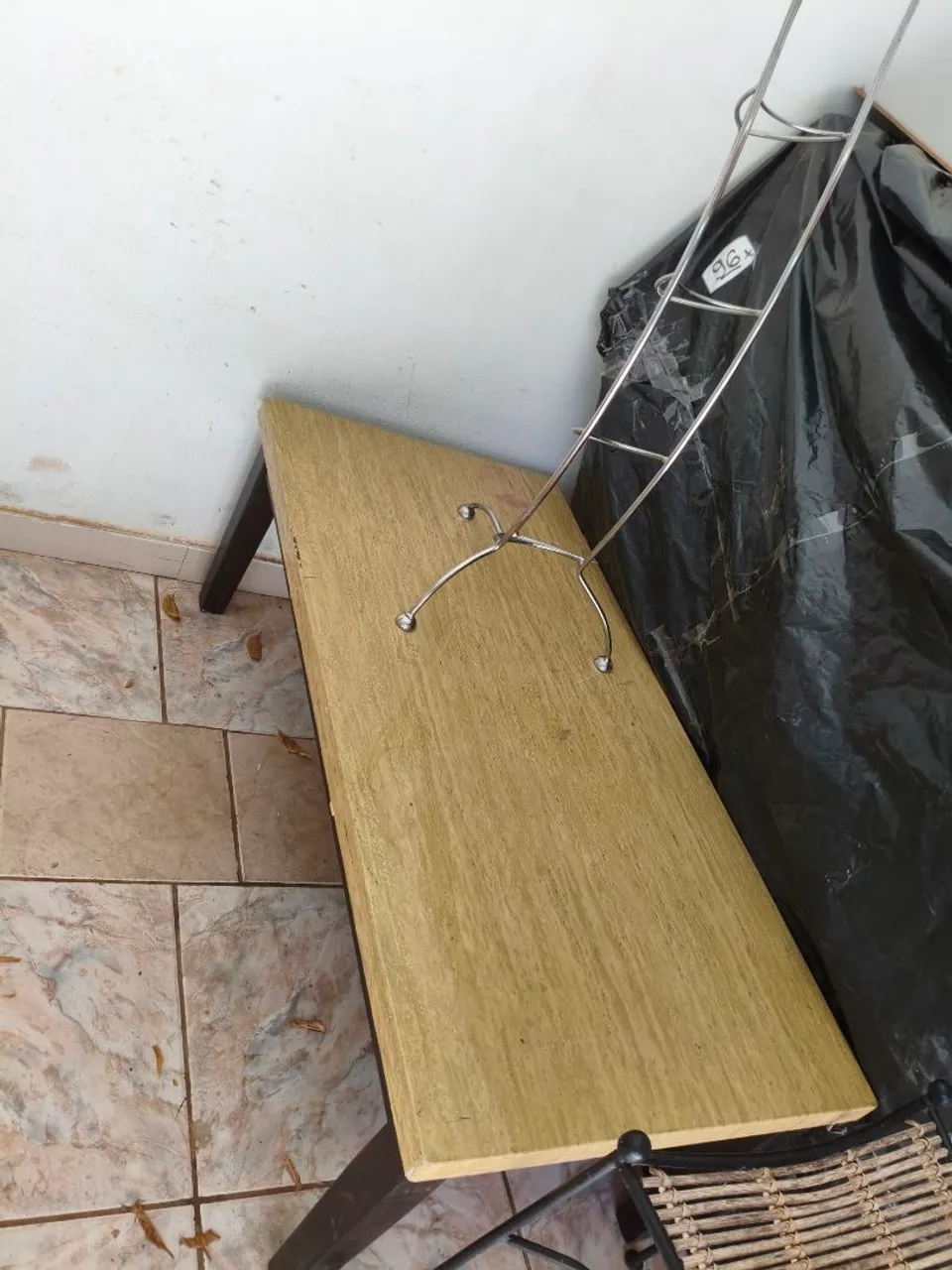 Mesa de apoio em madeira