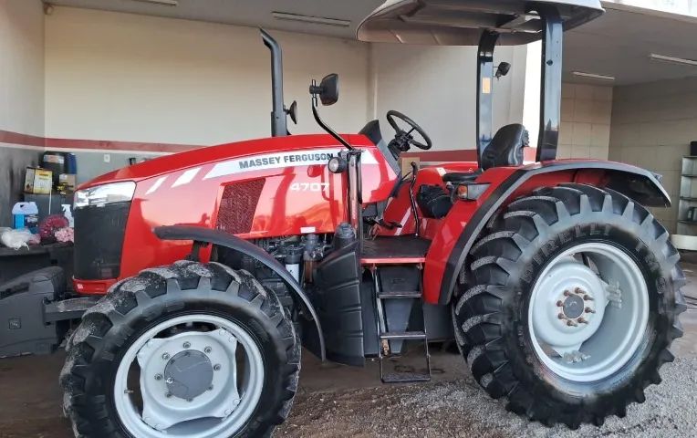 Trator Massey Ferguson modelo 4707 ano 2018