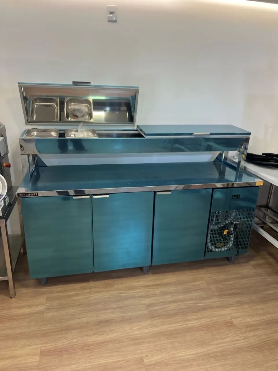 Condimentadora 2m refrigerada total inox - pronta entrega 