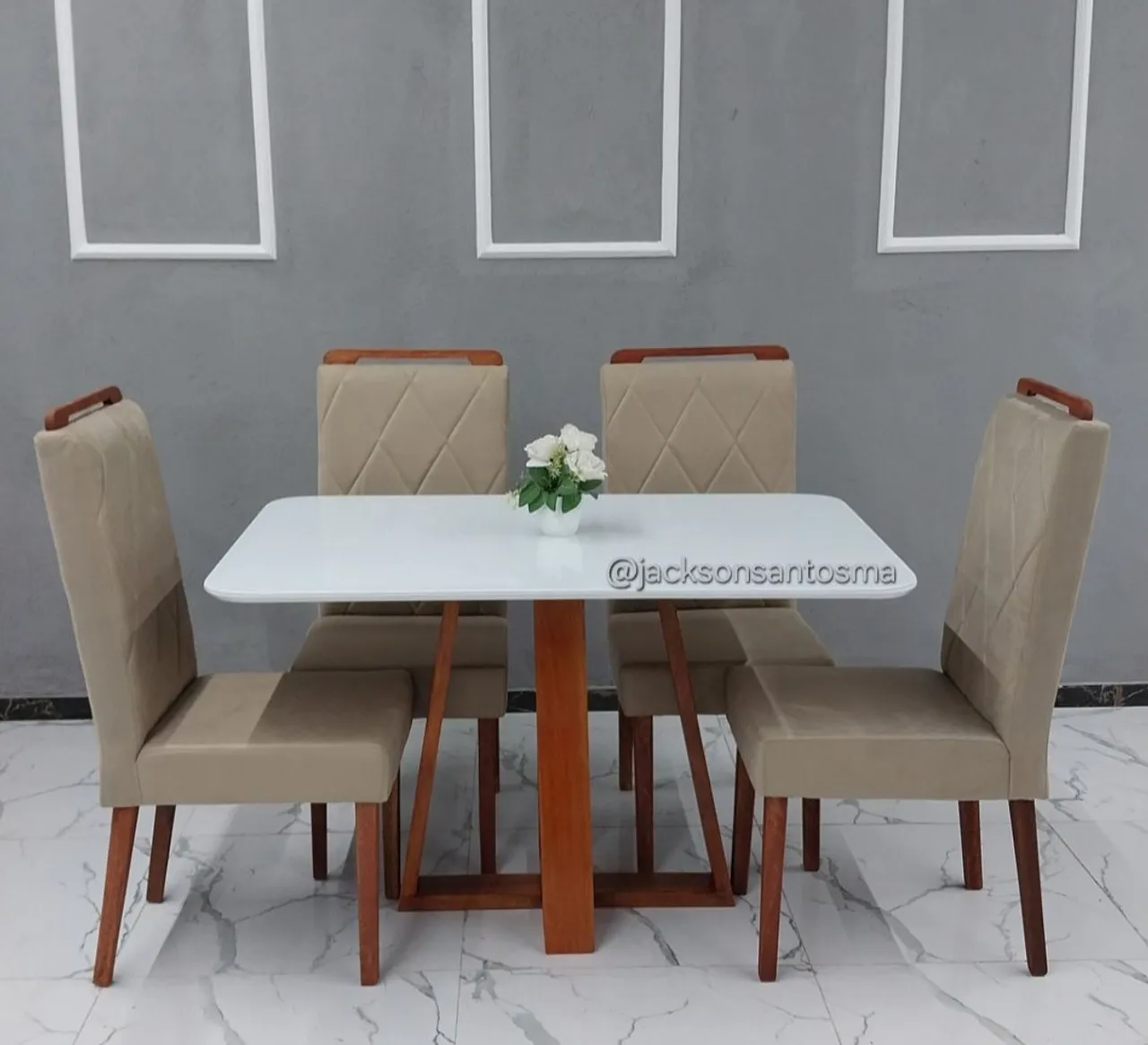 Mesa de Jantar 4 Cadeiras-Cor Bege P.R.O.N.T.A E.N.T.R.E.G.A